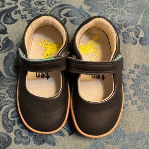 TEN LITTLE Child’s Mary Jane shoes, Black, Size: 7, hook & loop closure